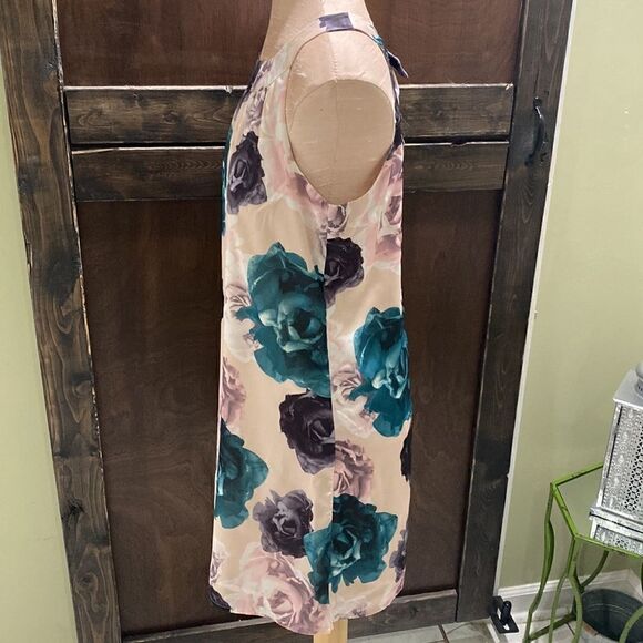 H&M. Beautiful Flower Dress. NWOT. - Picture 4 of 6